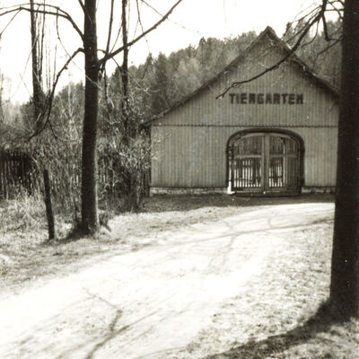 Bild vergrößern: Eingangsbereich des ehemaligen Tiergartens Unter der Alten Burg